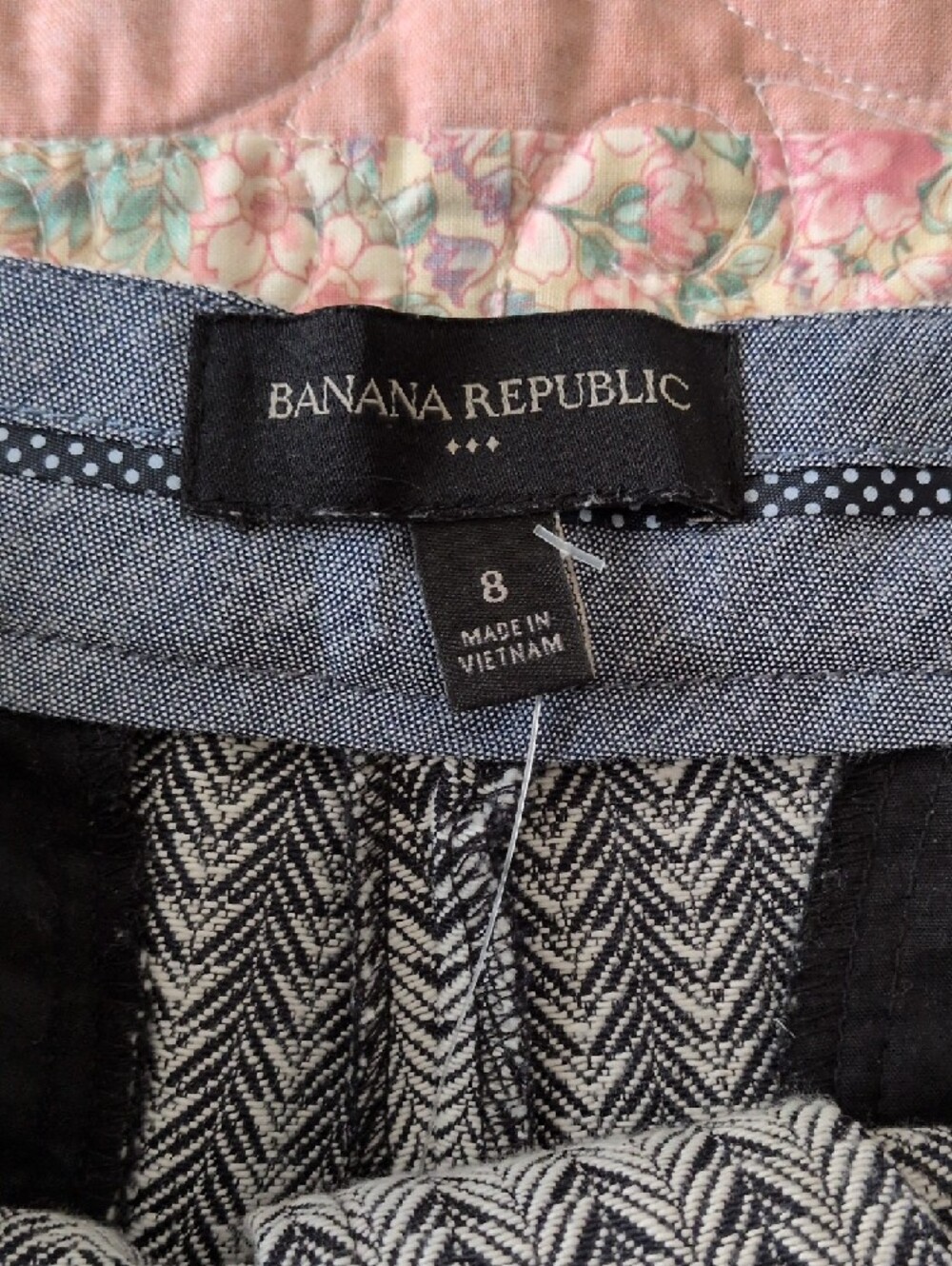 Banana Republic Black and White Chevron Shorts - Picture 2 of 11